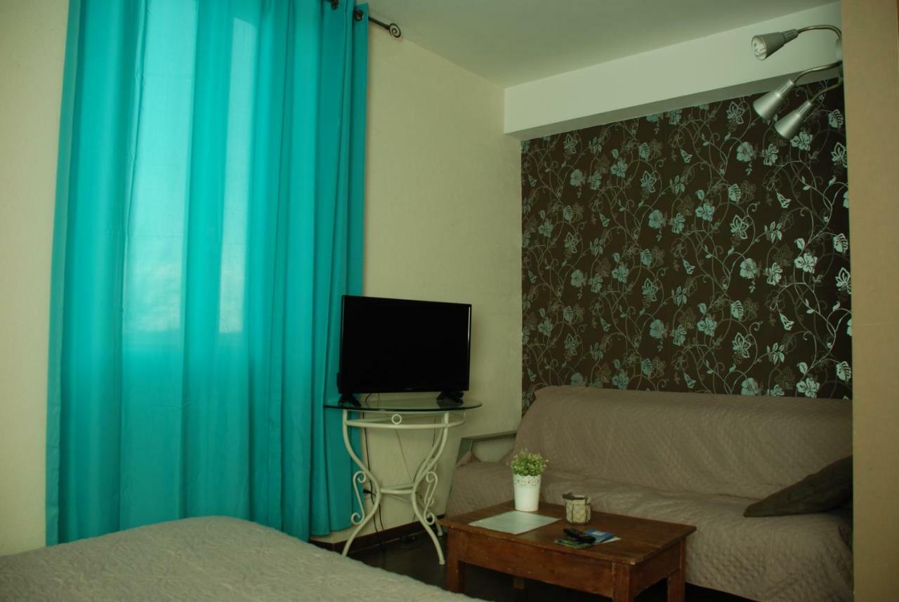 La Gare Aux Anes Hotel Combe-Redonde Bagian luar foto