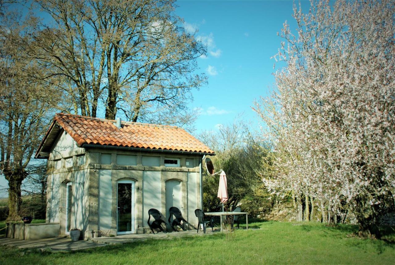 La Gare Aux Anes Hotel Combe-Redonde Bagian luar foto
